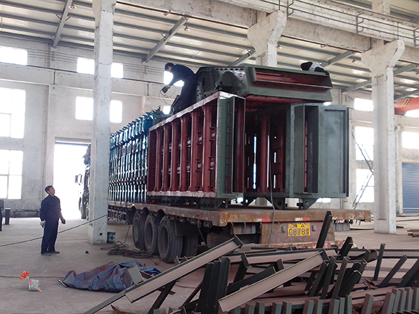 裝車(chē)完畢，等待發(fā)貨