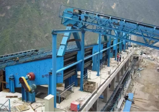 振動(dòng)篩出現(xiàn)篩板開裂、橫梁斷裂等情況的原因和解決方案！195